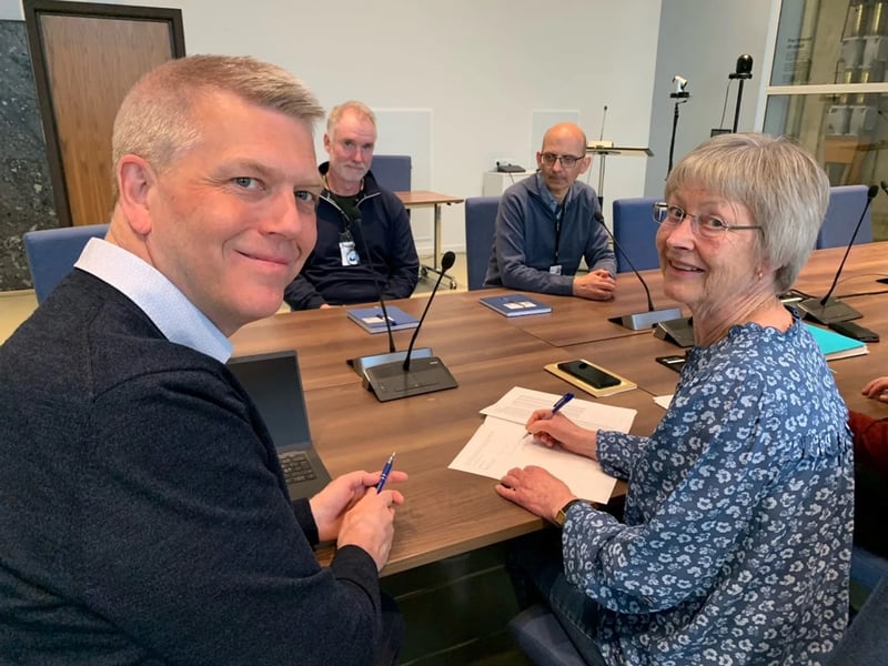 Forhandlerne fra Unio Oslo signerer forhandlingsprotokollen_1000x