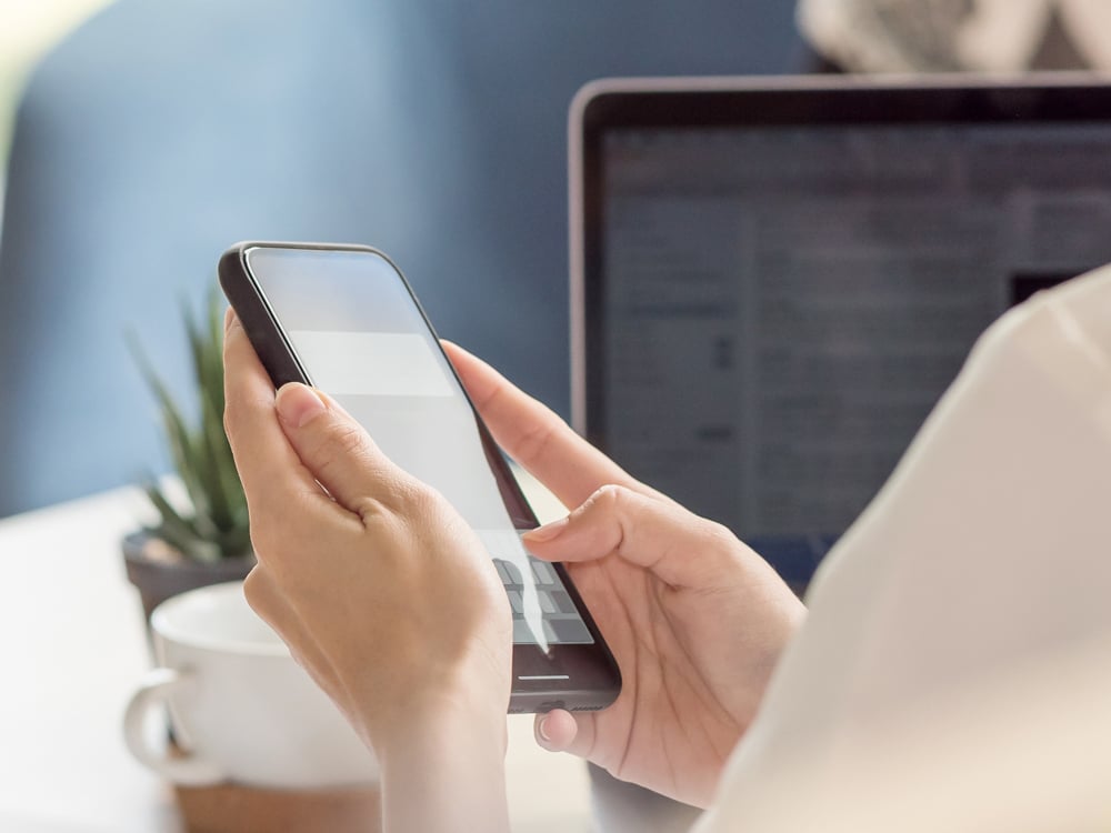 Illustrasjonsfoto PC-mobil_iStockphoto-nathaphat_1000x750